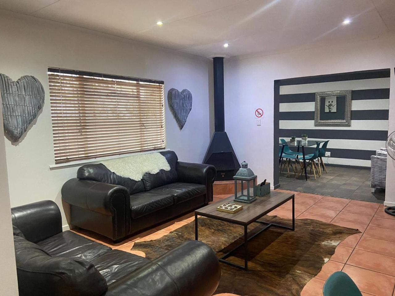 Karoo Heart Apartment Beaufort West Ngoại thất bức ảnh